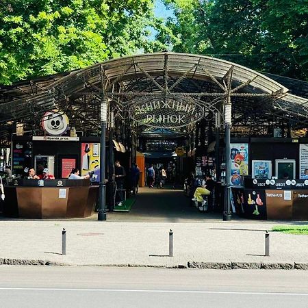 Квартира В Центре! Книжный Рынок! Odessa Ngoại thất bức ảnh