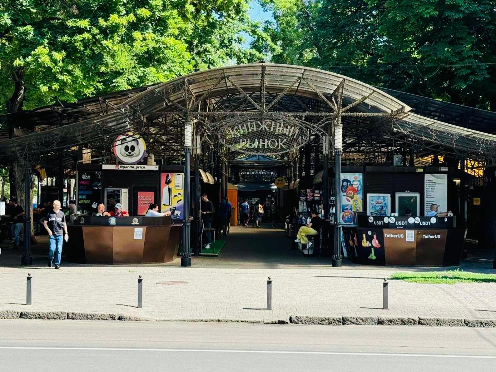 Квартира В Центре! Книжный Рынок! Odessa Ngoại thất bức ảnh